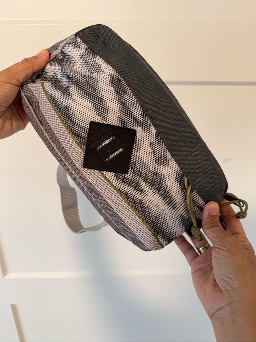 Jansport Gray and Olive Men's Travel Dopp Kit Bag